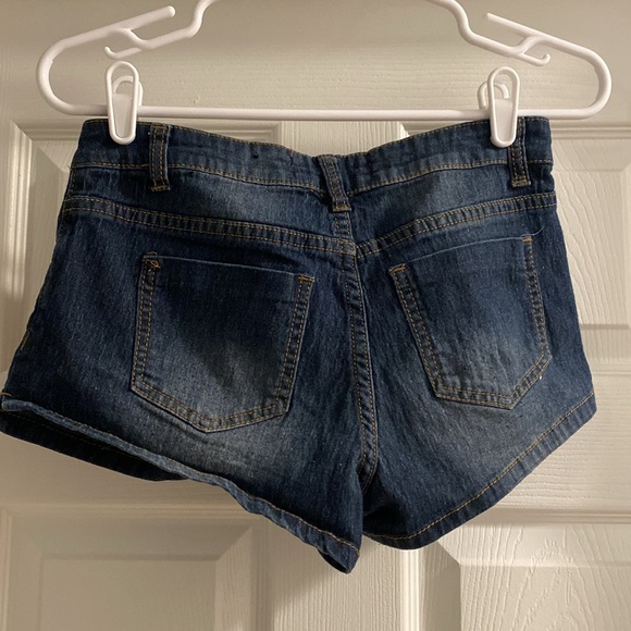 Low Rise Brazil Shorts - Picture 3 of 3